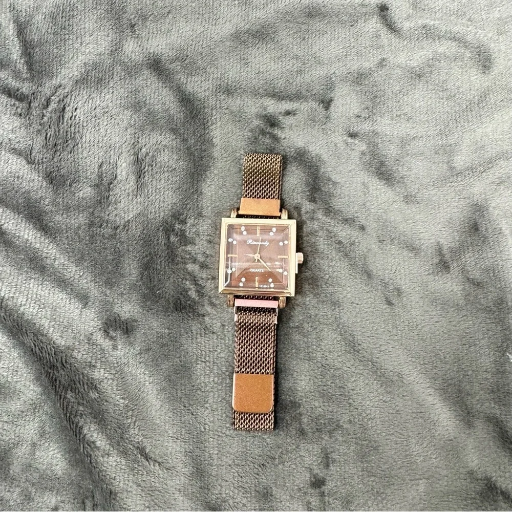 Women’s Bronze Metal Band Costume Jewelry Stainless Steal Quartz Watch
